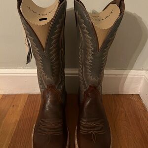 Men’s Ariat boots. Brand new. Size 13